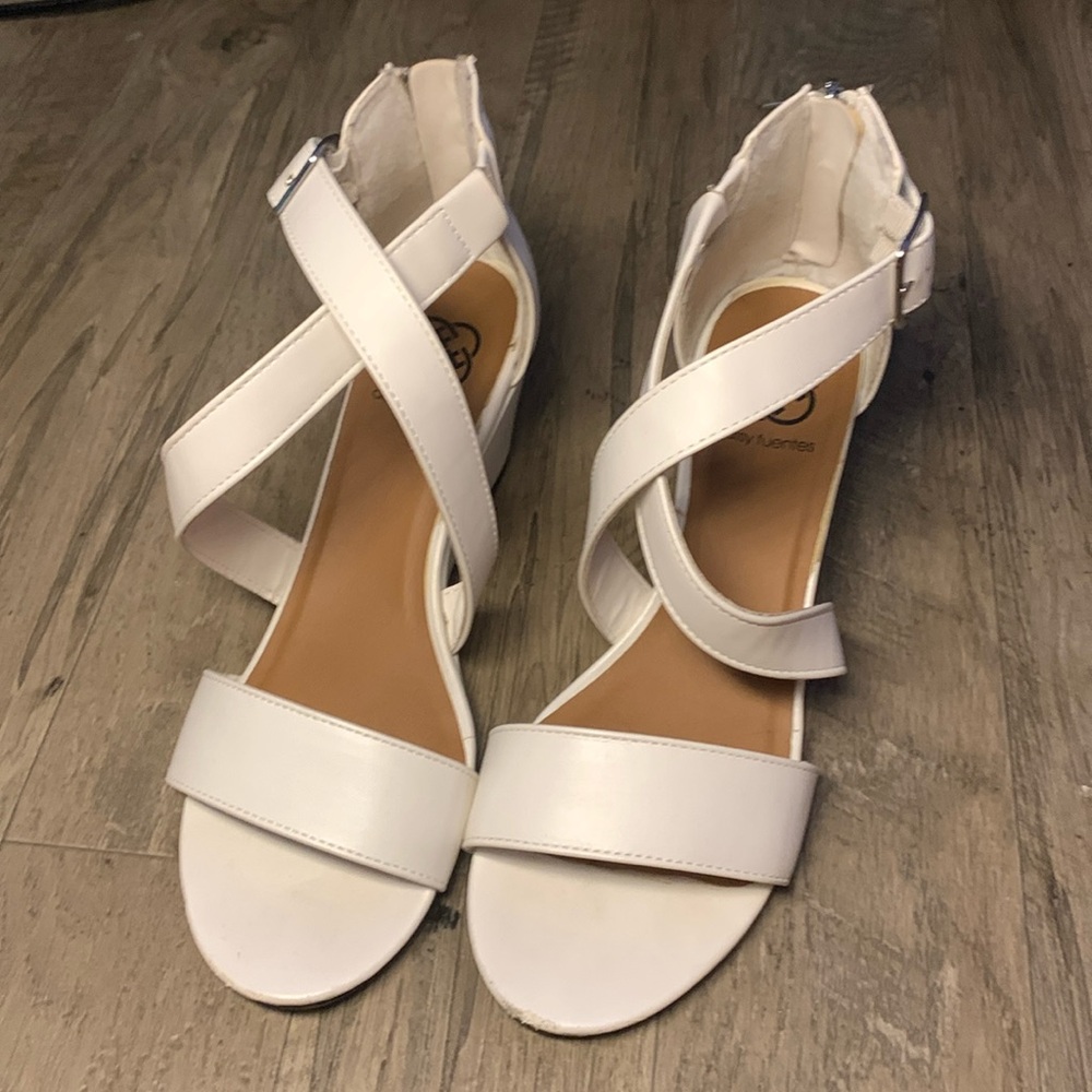 Daisy Fuentes heels size 9